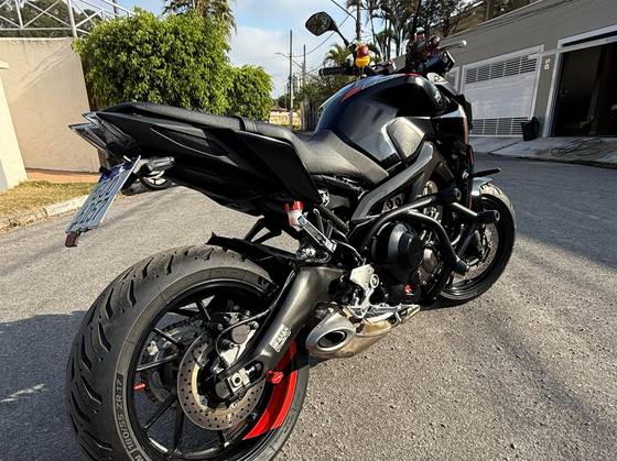 YAMAHA MT-09 